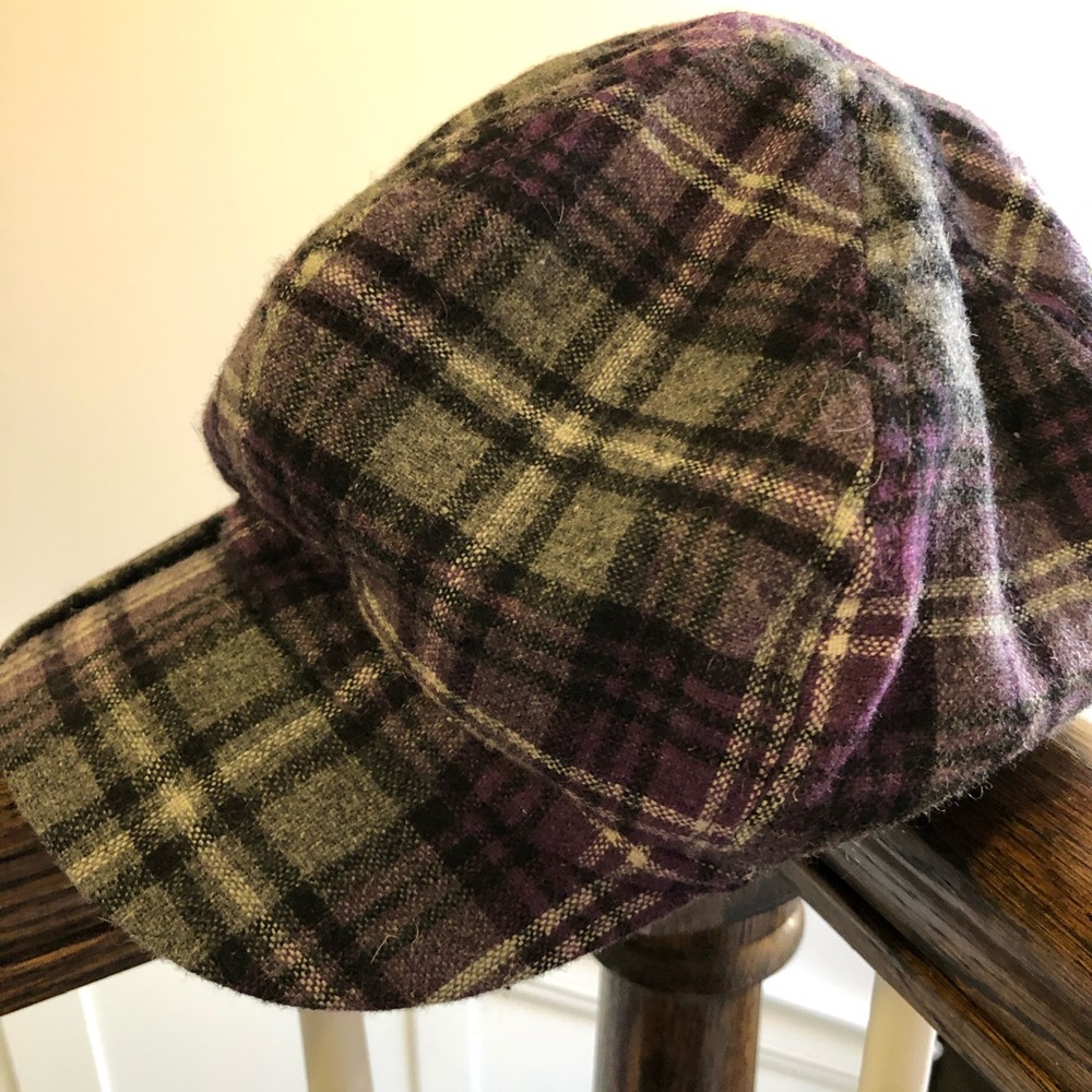 Adorable purple plaid Nine West hat!